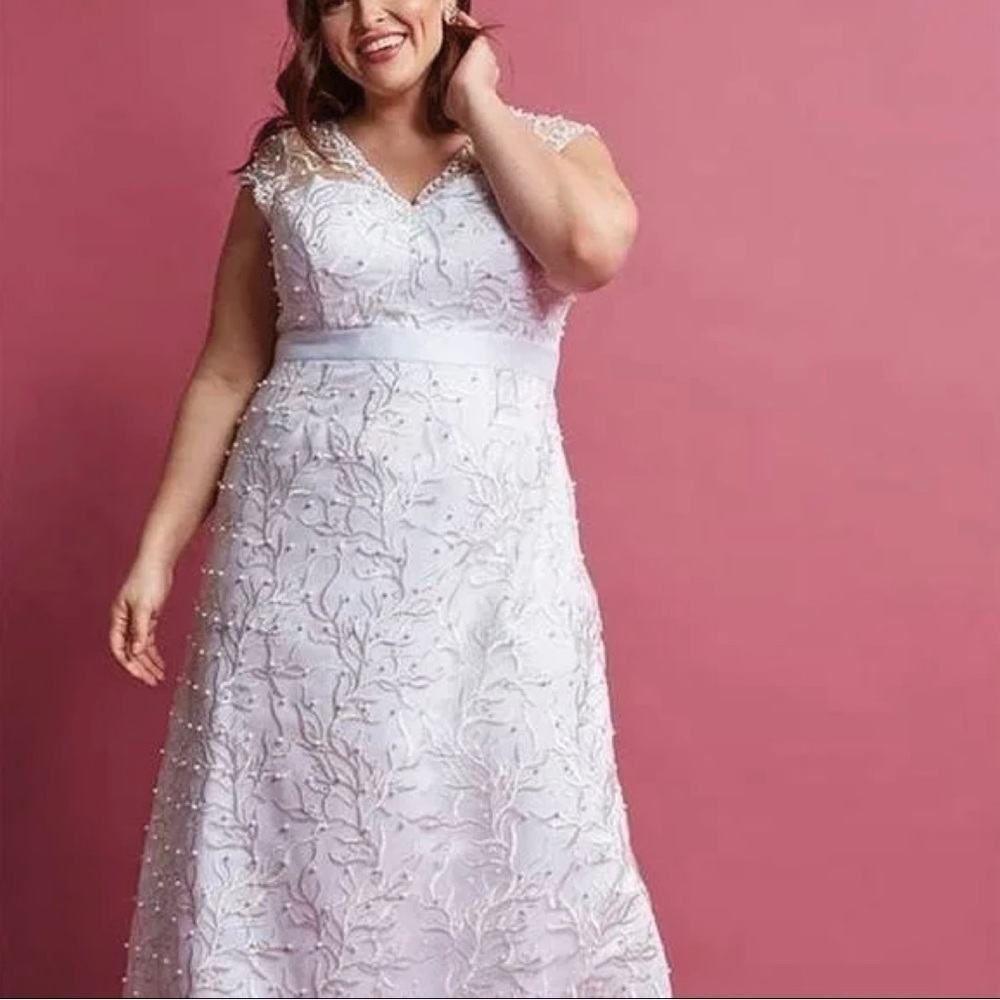 NWOT wedding dress - Picture 5 of 13